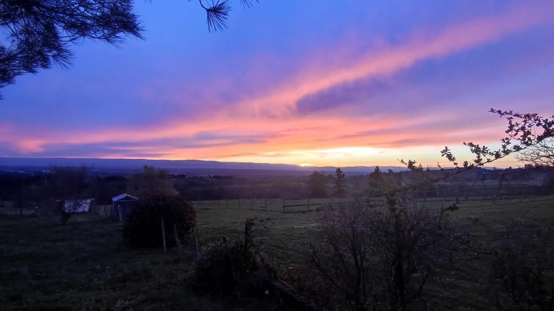 Holiday home Maison De Campagne Vue Panoramique Rozier-en-Donzy France